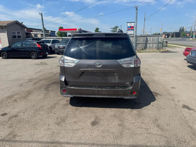2011 Toyota Sienna AS IS, SE, ONE OWNER, WELL MAINTAINED, RUNS G in Cars & Trucks in London - Image 4
