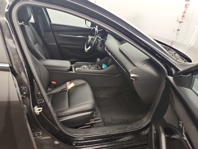 2022 Mazda 3 GS GS/AWD/LEATHER/SUNROOF/BLACK ON BLACK! in Cars & Trucks in Belleville - Image 3