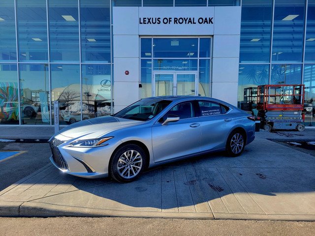 2023 Lexus ES 250 PREMIUM PACKAGE AWD / ZERO ACCIDENTS / LOW... in Cars & Trucks in Calgary