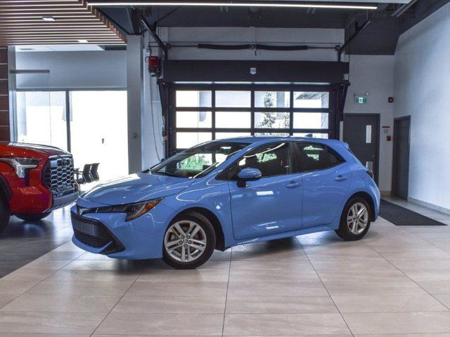 2022 Toyota Corolla Hatchback SE in Cars & Trucks in Calgary - Image 2