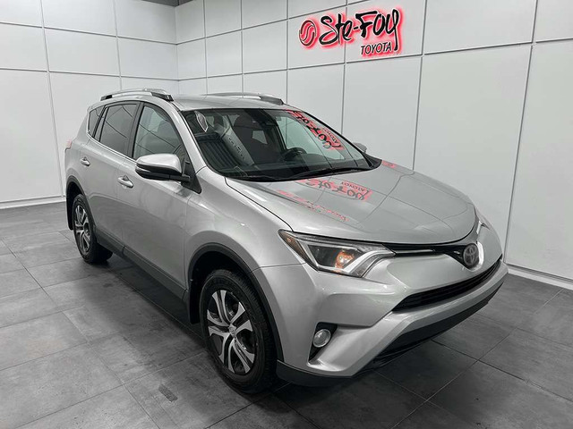 2017 Toyota RAV4 LE GROUPE AMELIORE AWD - SIEGES CHAUFFANTS in Cars & Trucks in Québec City