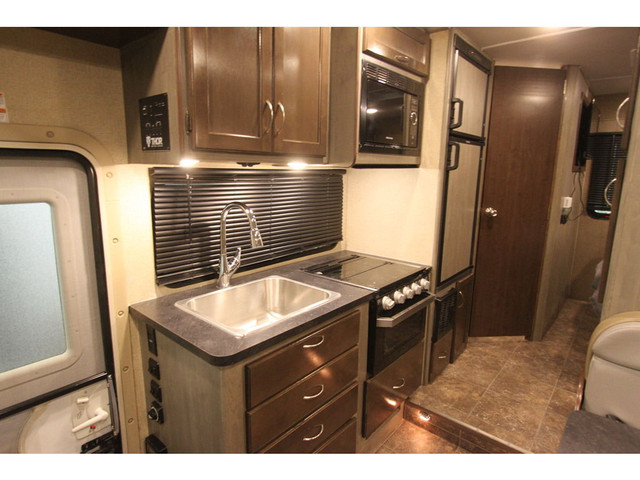  2019 Thor Motor Coach Four Winds 22B *** spécial d'en fin semai in RVs & Motorhomes in Laval / North Shore - Image 4