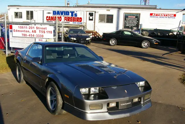 1988 Camaro IROC 350 Auto dans Autos et camions dans Ville d’Edmonton - Image 2