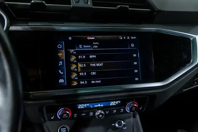 2022 Audi Q3 Komfort Premium 2.0 TFSI 16 Soupapes DACT quattro in Cars & Trucks in City of Montréal - Image 23