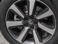 Engine: 3.5L 6cyl. L/100Km City: 12.4 L/100Km Hwy: 9.3 (image 5)