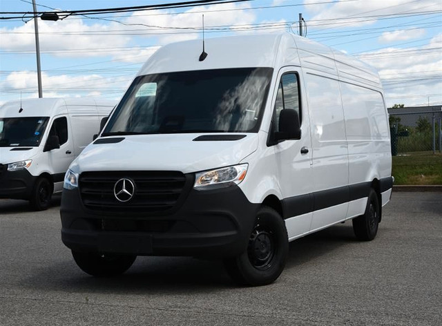 2025 Mercedes-Benz Sprinter 2500 170 Wheelbase High Roof RWD dans Autos et camions  à Laval/Rive Nord