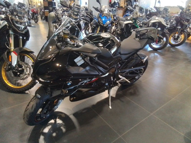 2024 BMW S 1000 RR Black Storm Metallic 1000 RR in Street, Cruisers & Choppers in City of Halifax - Image 2
