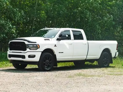 The 2022 RAM 3500 Limited is the perfect combination of power, refinement, and cutting-edge technolo...