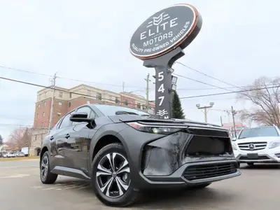 15,000KMS O N L Y - 100% CANADIAN VEHICLE Visit Our Website @ EliteLuxuryMotors.ca Please note that...