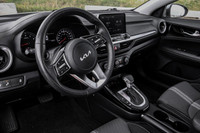 Front Wheel Drive,Back-Up Camera,Driver Illuminated Vanity Mirror,Cloth Seats,Lane Departure Warning... (image 9)