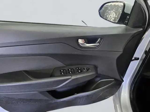 2019 Hyundai Accent PREFRRED / SE 5-Door dans Autos et camions dans Ville de Montréal - Image 17