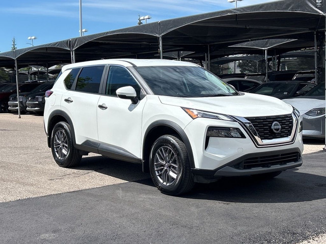 2023 Nissan Rogue AWD S - LOW KMS / HEATED SEATS in Cars & Trucks in Calgary - Image 3