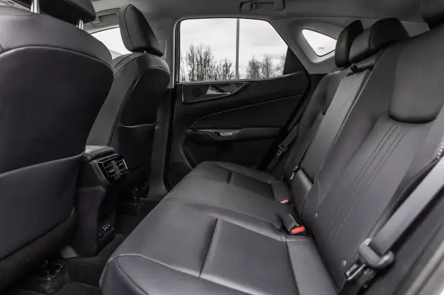 2022 Lexus NX NX 350h / camera / bluetooth / volant chauffant Bi in Cars & Trucks in Laval / North Shore - Image 35