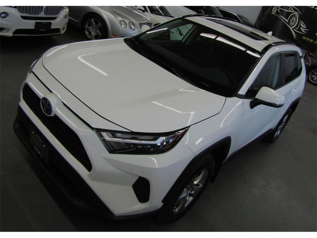  2023 Toyota RAV4 Hybrid XLE AWD SUNROOF, APPLE CARPLAY, CAMERA in Cars & Trucks in City of Toronto