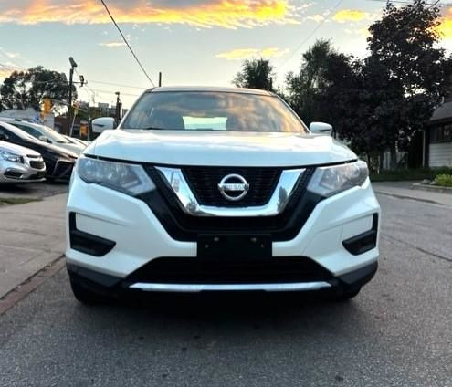 2017 Nissan Rogue SV AWD in Cars & Trucks in City of Toronto - Image 2