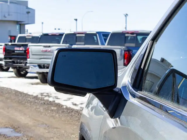 2025 GMC Sierra 1500 Crew Cab Short Box 4-Wheel Drive Denali for dans Autos et camions dans Ville d’Edmonton - Image 12