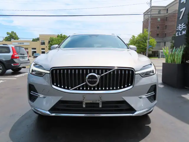 2022 Volvo XC60 Recharge T8 eAWD PHEV Inscription Expression - L dans Autos et camions dans Région d’Oakville/Halton - Image 4