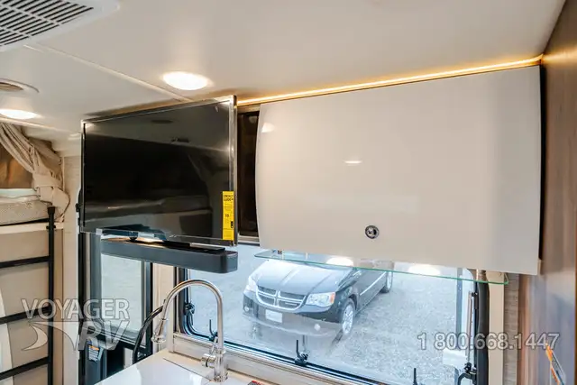 2025 Winnebago Navion 24J in RVs & Motorhomes in Kelowna - Image 28