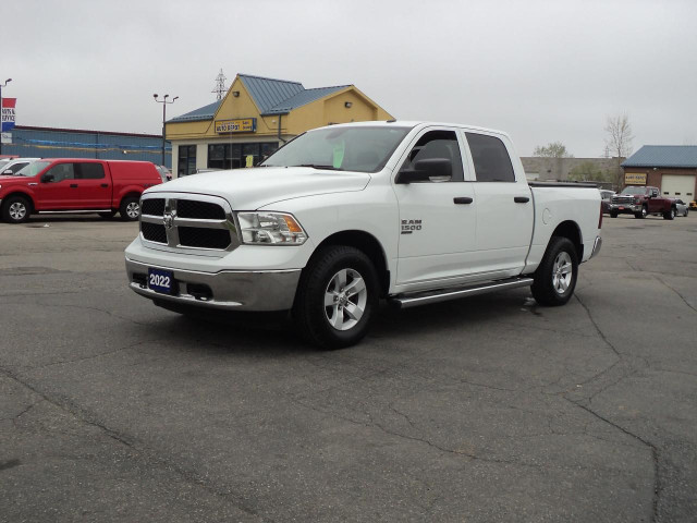 2022 RAM 1500 Classic SLT CrewCab4WD 3.6L6cyl5'7"BoxHeatedSeats& in Cars & Trucks in Brantford