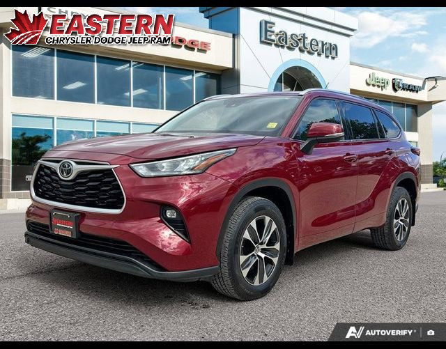 2020 Toyota Highlander XLE | Leather | Sunroof | Adaptive Cruise in Cars & Trucks in Winnipeg