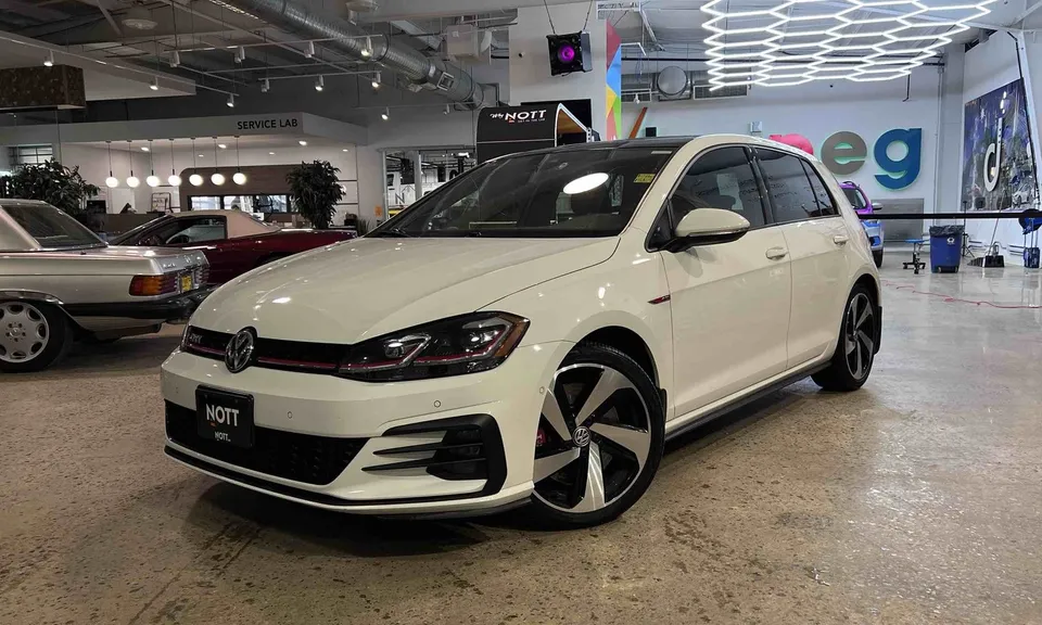 2019 VOLKSWAGEN GOLF GTI Autobahn - One Local Owner | Two Sets o