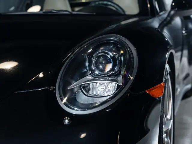 2015 Porsche 911 2015 911 Targa 4S - Certifié Porsche Approved in Cars & Trucks in Québec City - Image 23