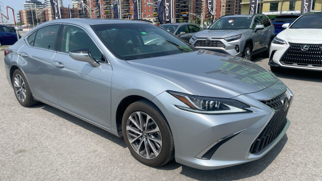 2023 Lexus ES350 Premium / Camera / Bluetooth / Cuir Bien Équipé in Cars & Trucks in Laval / North Shore - Image 3