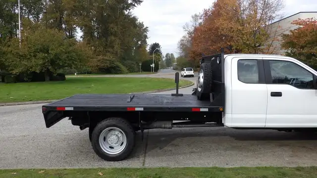 2019 ford F-550 11 Foot Flat Deck 4WD in Heavy Trucks in Richmond - Image 11