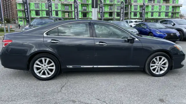 2010 Lexus ES 350 Touring / Camera / Bluetooth / Cuir Bien Équip in Cars & Trucks in Laval / North Shore - Image 20
