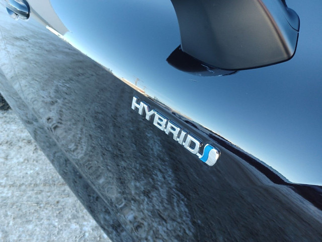 2021 Toyota Highlander Hybrid XLE in Cars & Trucks in Regina - Image 4