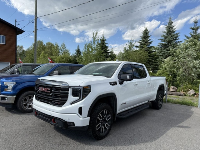 2023 GMC Sierra 1500 AT4 / 3.0L DURAMAX / 4X4 / CREW in Cars & Trucks in Lévis