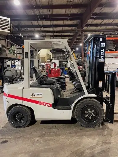 TEU FG30T Capacity: 6000Lbs Mast: 3 Stage with full free lift, side shift, and 42" pallet forks Powe...