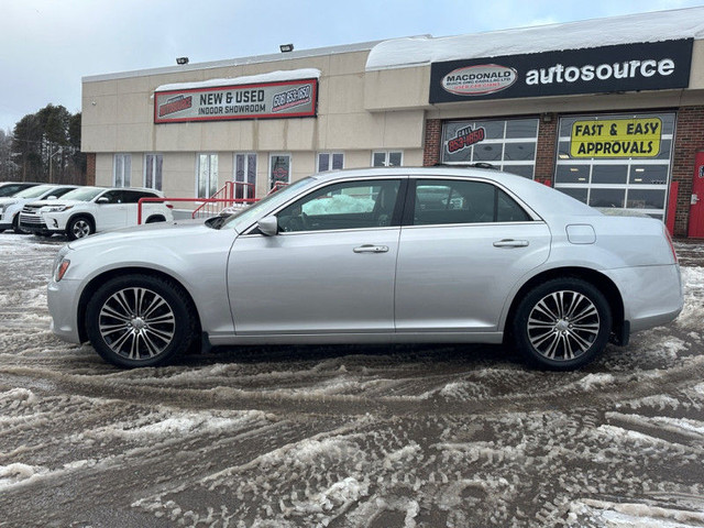 2012 Chrysler 300 300S in Cars & Trucks in Moncton - Image 2