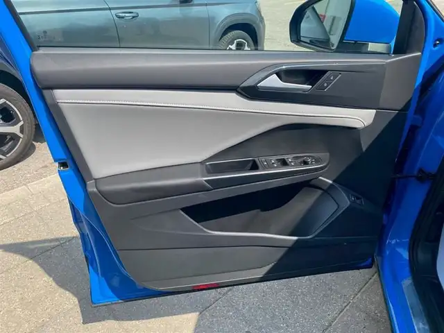 2023 Volkswagen Taos Highline in Cars & Trucks in Mississauga / Peel Region - Image 12