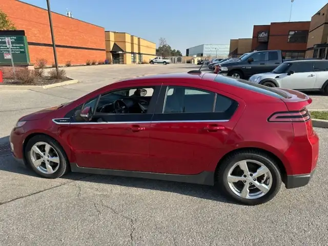 2015 Chevrolet Volt CERTIFIED, LEATHER, PLUG IN HYBRID, 1.4L 4 C dans Autos et camions dans Région de Mississauga/Peel - Image 9