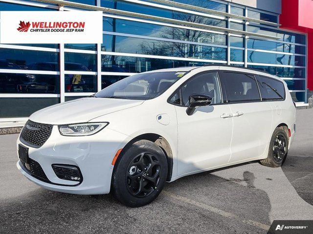 2024 Chrysler Pacifica Plug-In Hybrid Premium S Appearance in Cars & Trucks in Guelph