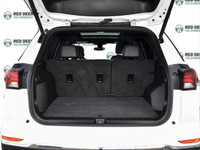 The 2022 Chevrolet Equinox AWD RS in stunning white is a perfect blend of performance and practicali... (image 7)
