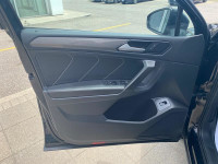 Humberview Volkswagen on the Queensway This Certified Pre-Owned 2022 Volkswagen Tiguan Comfortline 4... (image 9)