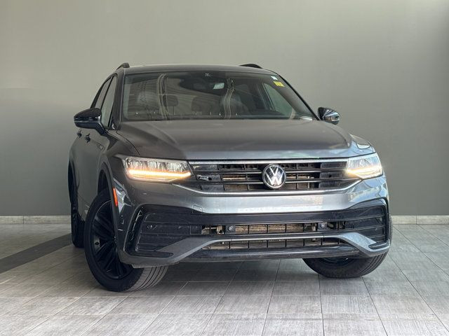 2022 Volkswagen Tiguan Comfortline R-Line Black Edition | in Cars & Trucks in Edmonton - Image 2