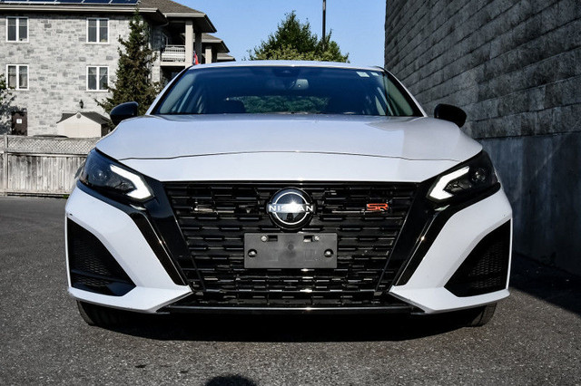 2024 Nissan Altima SR • SUNROOF • NAV • HEATED LEATHER in Cars & Trucks in Kingston - Image 4
