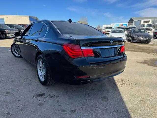 2009 BMW 7-Series 750Li in Cars & Trucks in Calgary - Image 6
