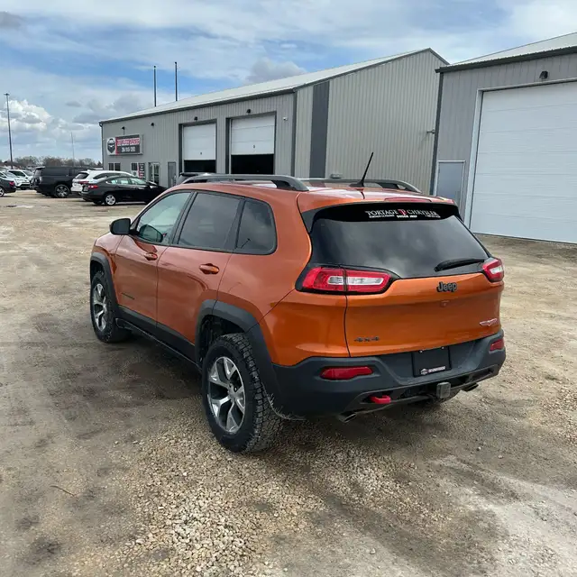 2015 Jeep Cherokee Trailhawk 4X4!!! LOCAL VEHICLE!!! BRAND NEW A62930785754371124