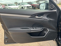 Recent Arrival! Cloth, 8 Speakers, Air Conditioning, AM/FM radio, Apple CarPlay/Android Auto, Automa... (image 4)