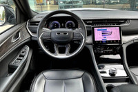 3.6 L 6 Cyl Engine Vehicle Options: Leather Interior, Adaptive Cruise Control, Blind Spot Monitoring... (image 4)