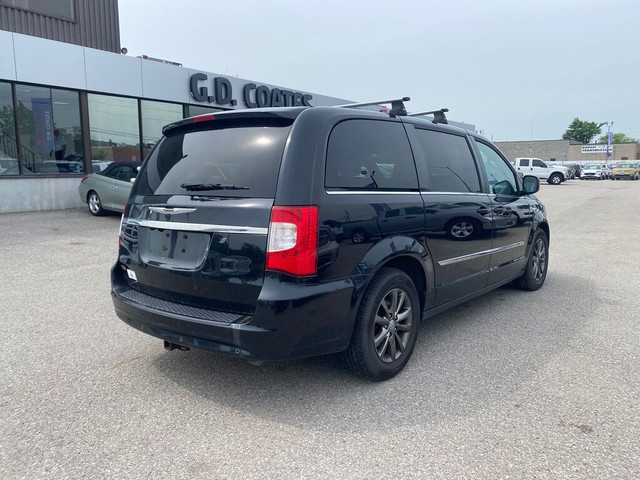 2015 Chrysler Town & Country S ~Leather ~Nav ~Power Seats ~Camer in Cars & Trucks in Barrie - Image 4