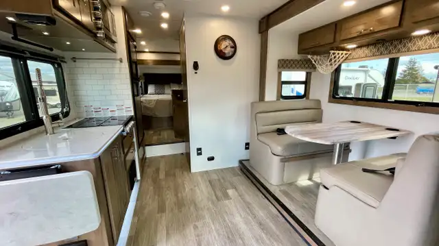 2023 Dynamax isata 3 24RW in RVs & Motorhomes in Victoria - Image 7