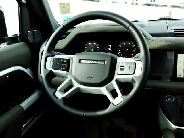 2024 Land Rover Defender 110 P300 S in Cars & Trucks in Oshawa / Durham Region - Image 13