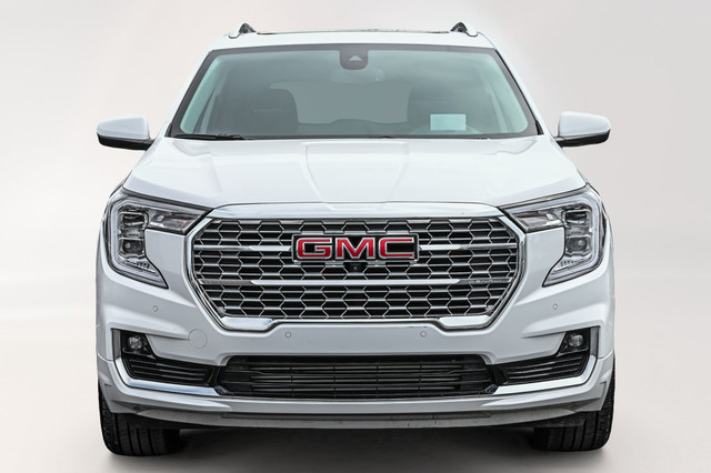 2022 GMC Terrain Denali * AWD* Carplay * Cuir * toit pano AWD *  in Cars & Trucks in City of Montréal - Image 2