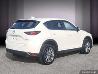 Le Mazda CX-5 GS AWD 2021 est un VUS intermédiaire qui se distingue par son design élégant, sa condu... (image 6)