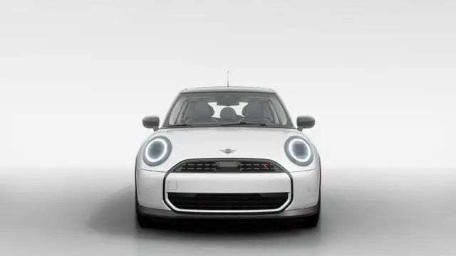 2025 MINI 5 Door Cooper S | Premier | Style Classique | Volant in Cars & Trucks in City of Montréal - Image 4